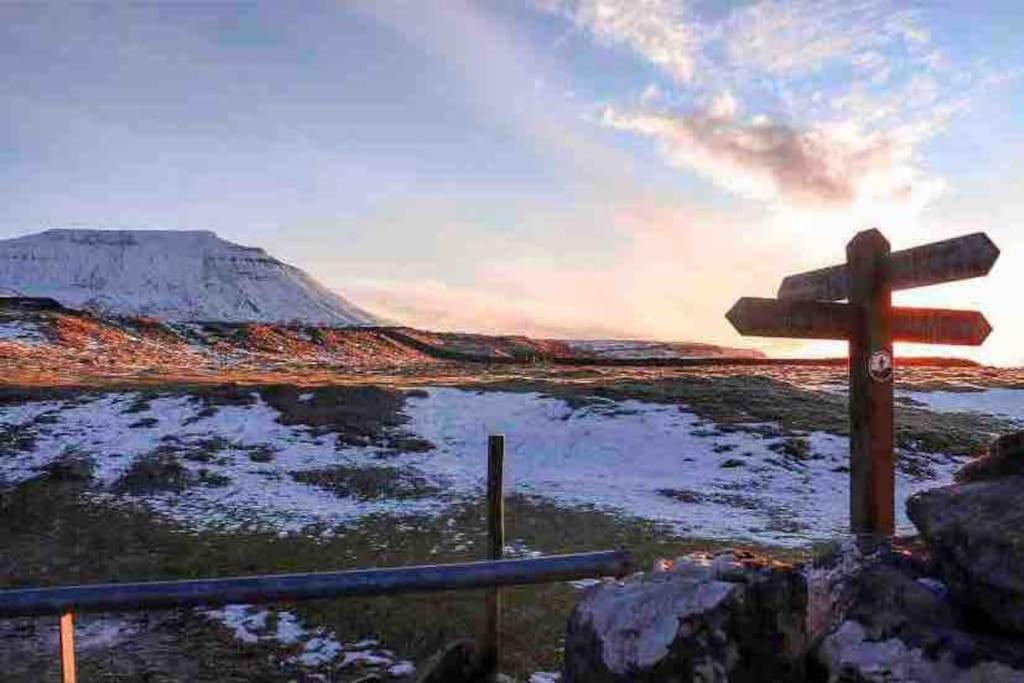 Ingledale Apartment, Ingleton, Yorkshire Dales National Park, Famous Three Peaks, Near The Lake District, Pets Are Welcome Інглтон Екстер'єр фото
